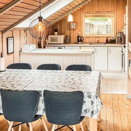 2 Bedroom Awesome Home In Sydals * Skovby (Syddanmark)